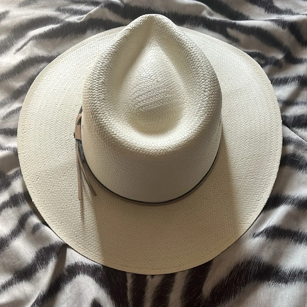 Hat - Picture 4 of 7